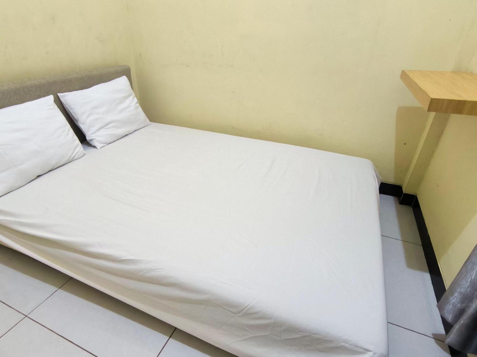 Nn Guesthouse Solo Kültér fotó