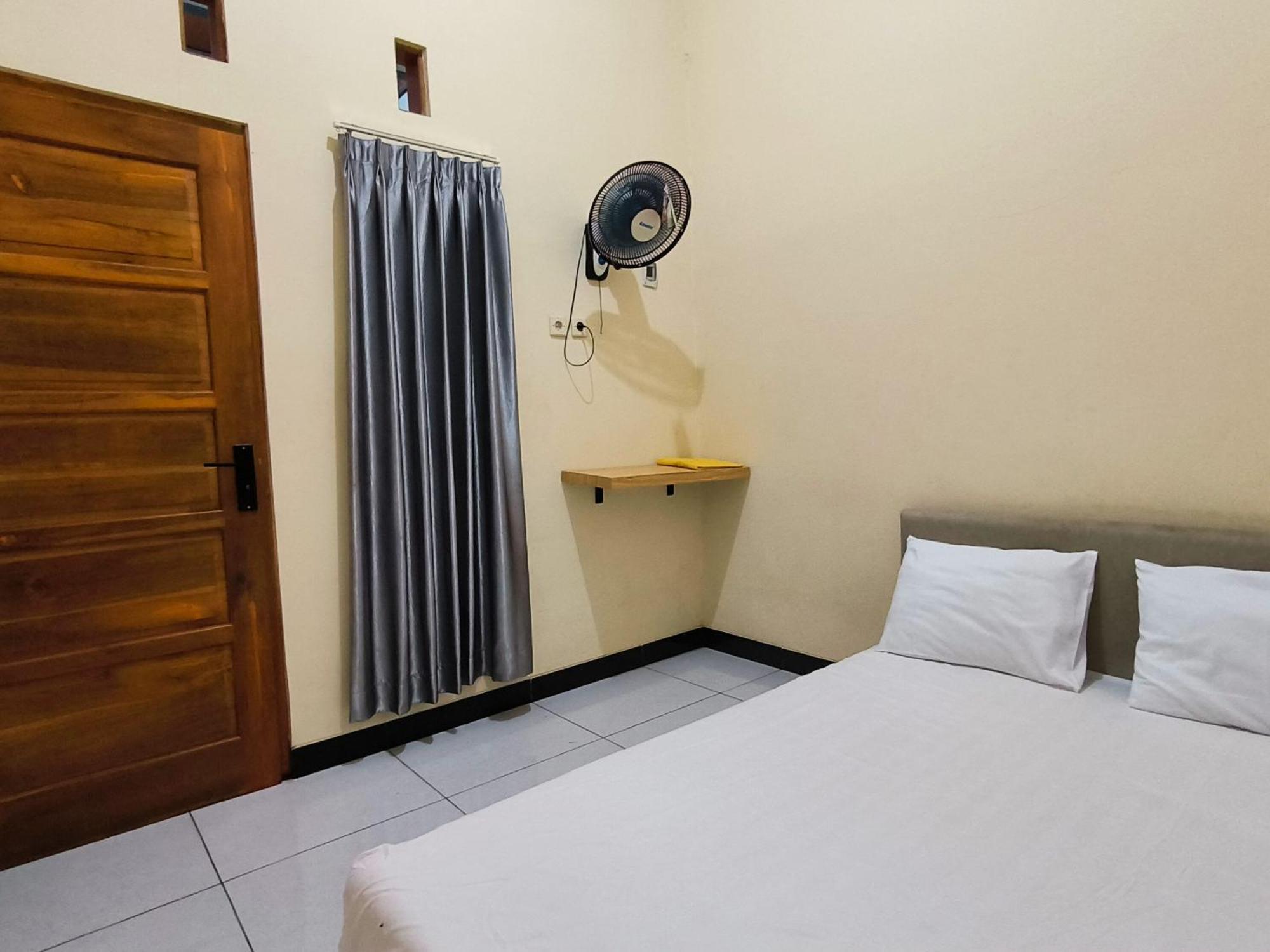 Nn Guesthouse Solo Kültér fotó